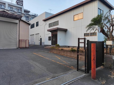 倉庫建物の外観